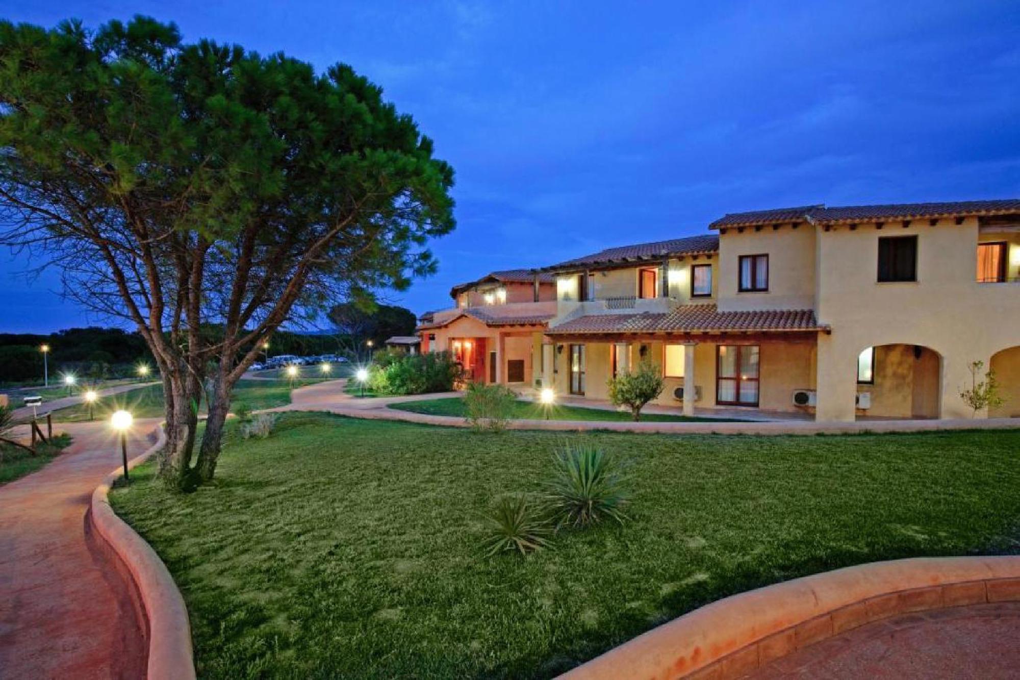 Residence Pierre & Vacances Vignola Mare Kültér fotó