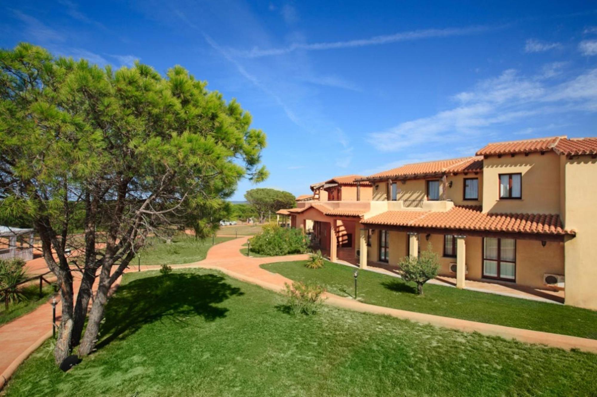 Residence Pierre & Vacances Vignola Mare Kültér fotó