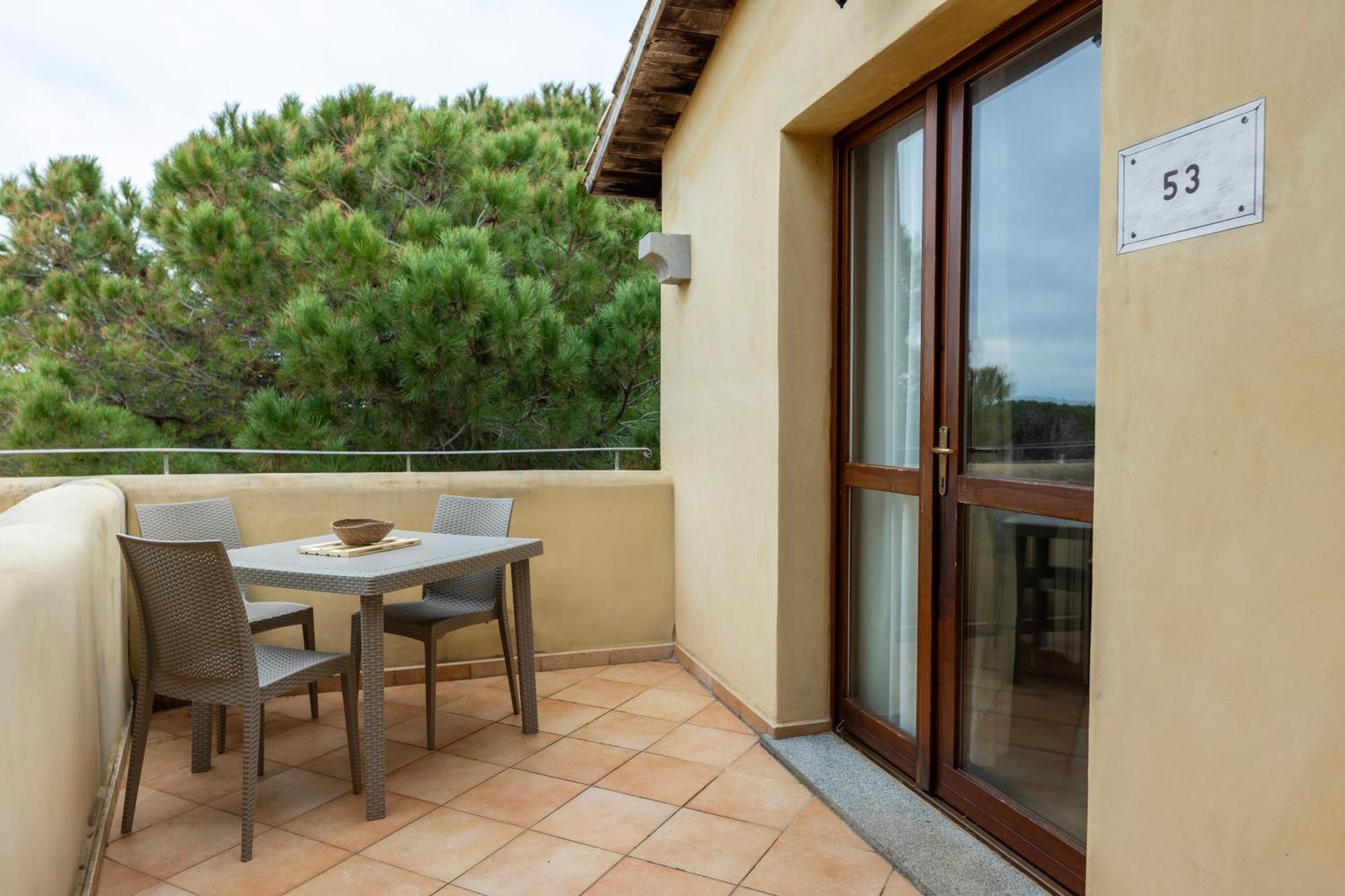Residence Pierre & Vacances Vignola Mare Kültér fotó